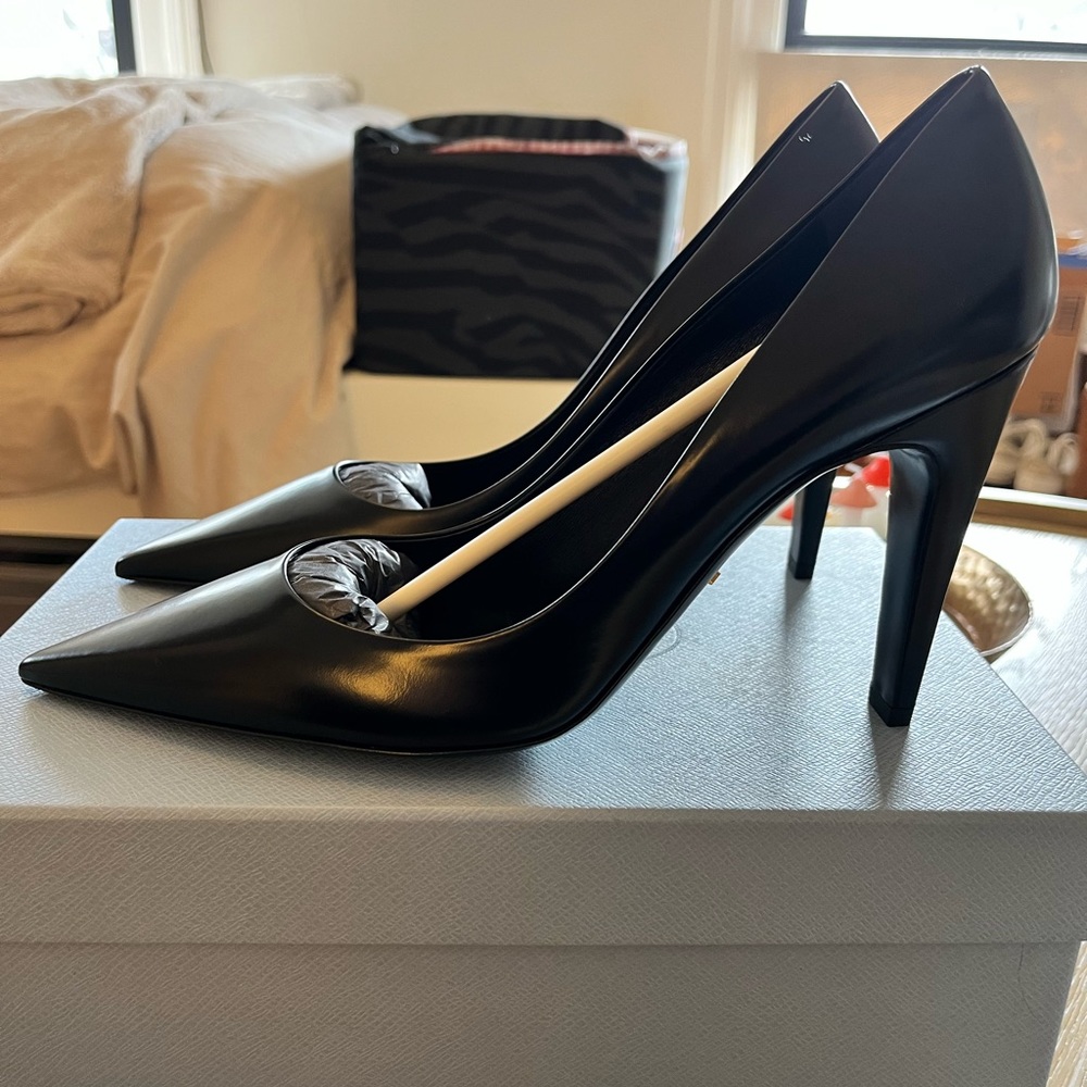 BRAND NEW  Prada brushed leather pumps NWT